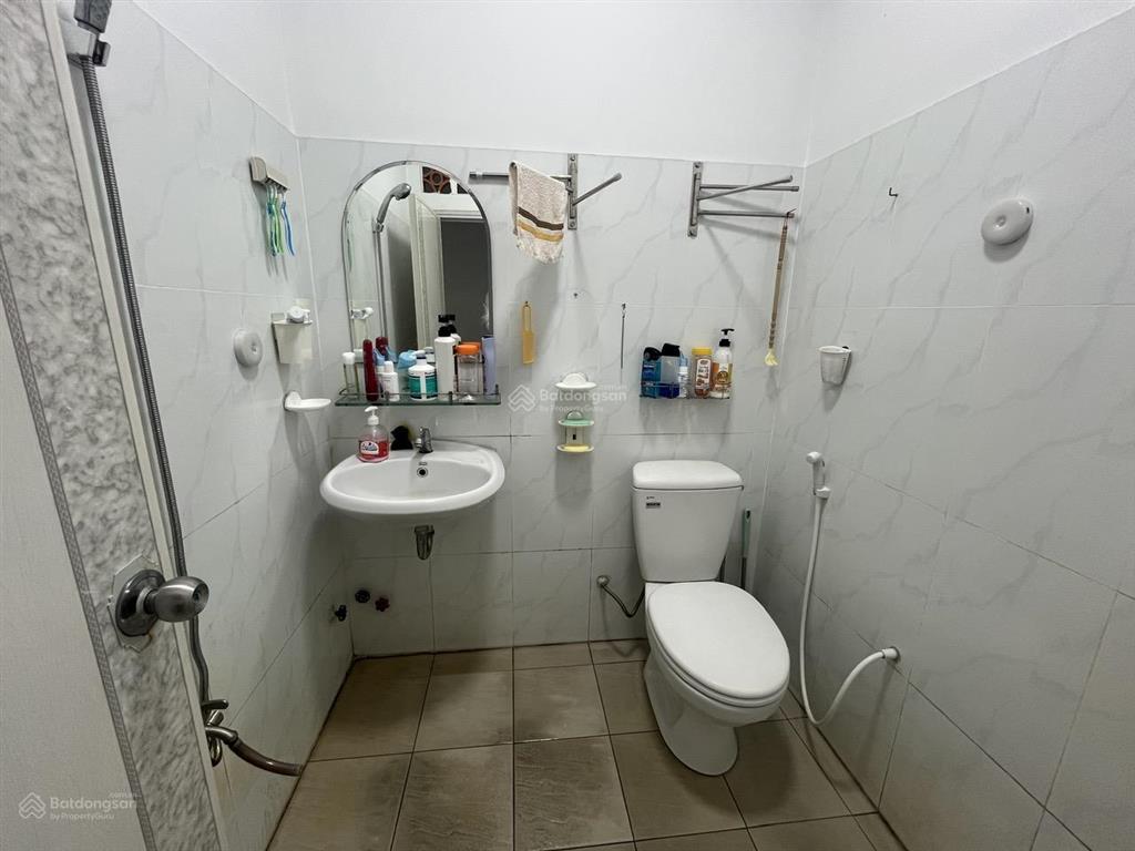 Nhà mới 4 tầng gần ngã tư phú nhuận  211,2m2 sàn  5pn  giá 9.1 tỷ