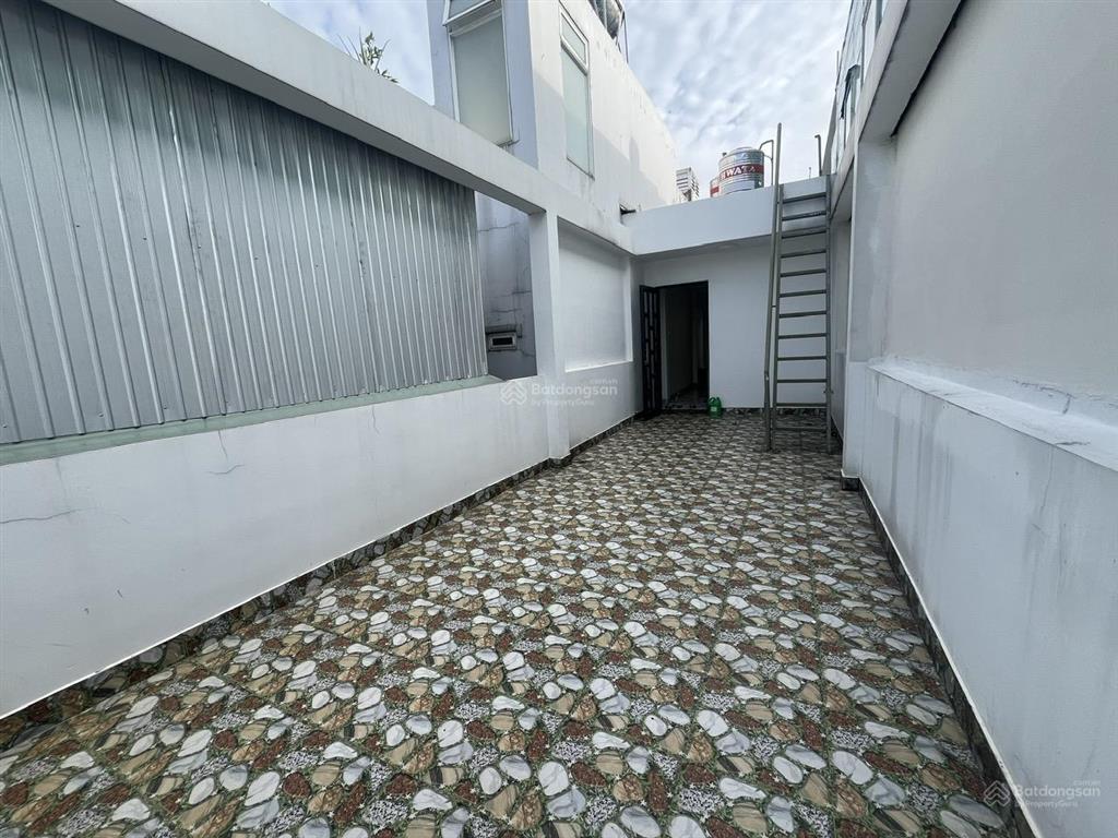 Nhà mới 4 tầng gần ngã tư phú nhuận  211,2m2 sàn  5pn  giá 9.1 tỷ