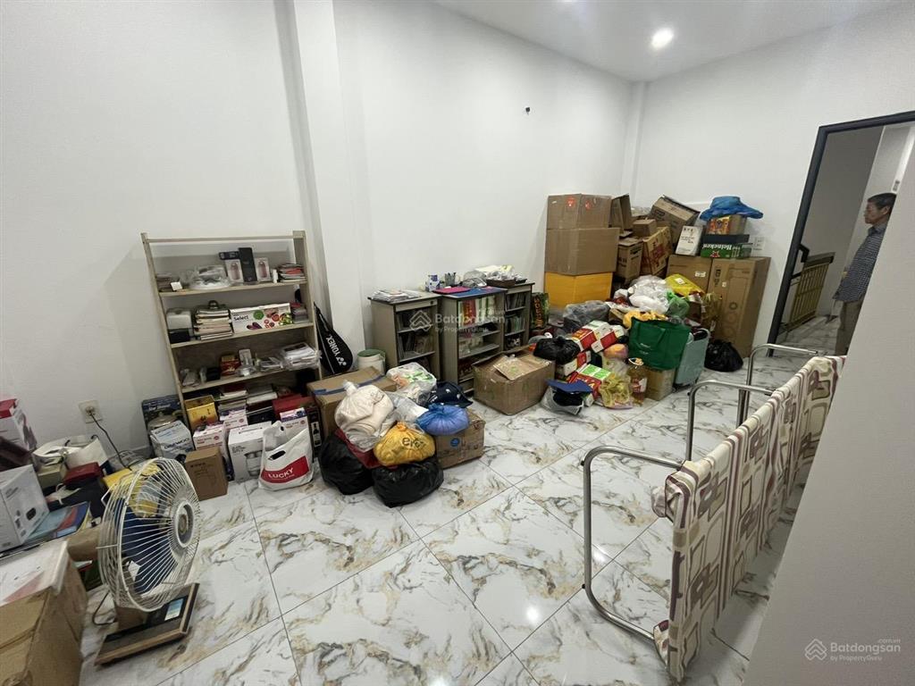 Nhà mới 4 tầng gần ngã tư phú nhuận  211,2m2 sàn  5pn  giá 9.1 tỷ