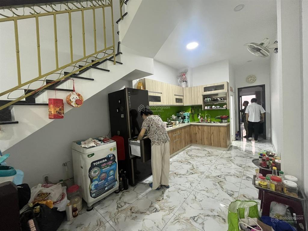 Nhà mới 4 tầng gần ngã tư phú nhuận  211,2m2 sàn  5pn  giá 9.1 tỷ