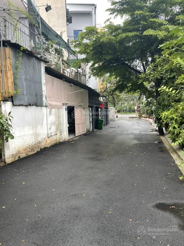 8,9 tỷ  khu đất 109,8m2 nở hậu  hai mặt hẻm trước sau  cách đồng văn cống khoảng 50m
