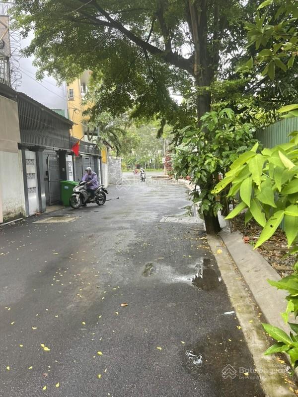 8,9 tỷ  khu đất 109,8m2 nở hậu  hai mặt hẻm trước sau  cách đồng văn cống khoảng 50m