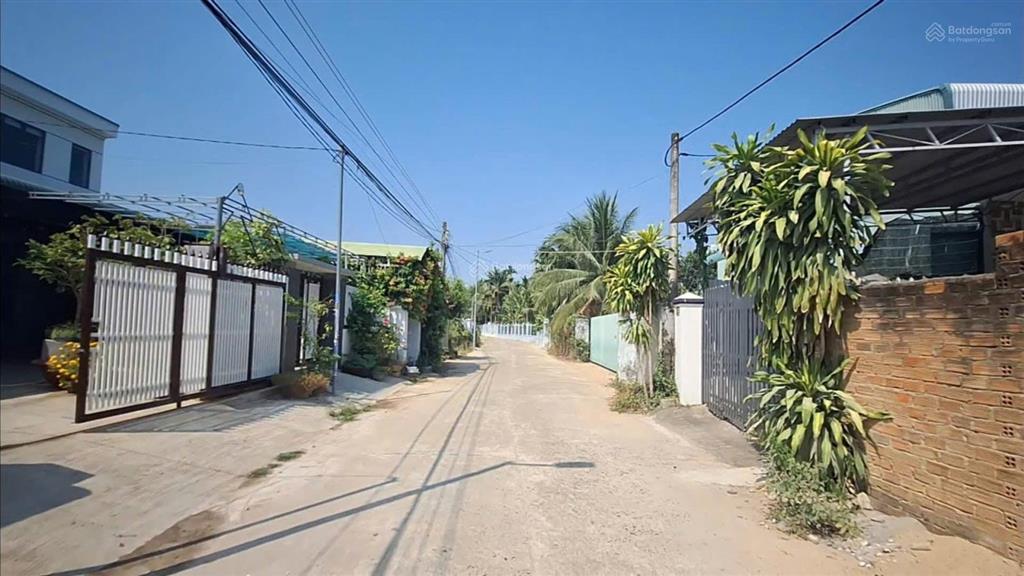 Chỉ còn 1 căn nhà khu đô thị diên lạc  nhà mới đẹp, thiết kế hiện đại, dọn vào ở ngay