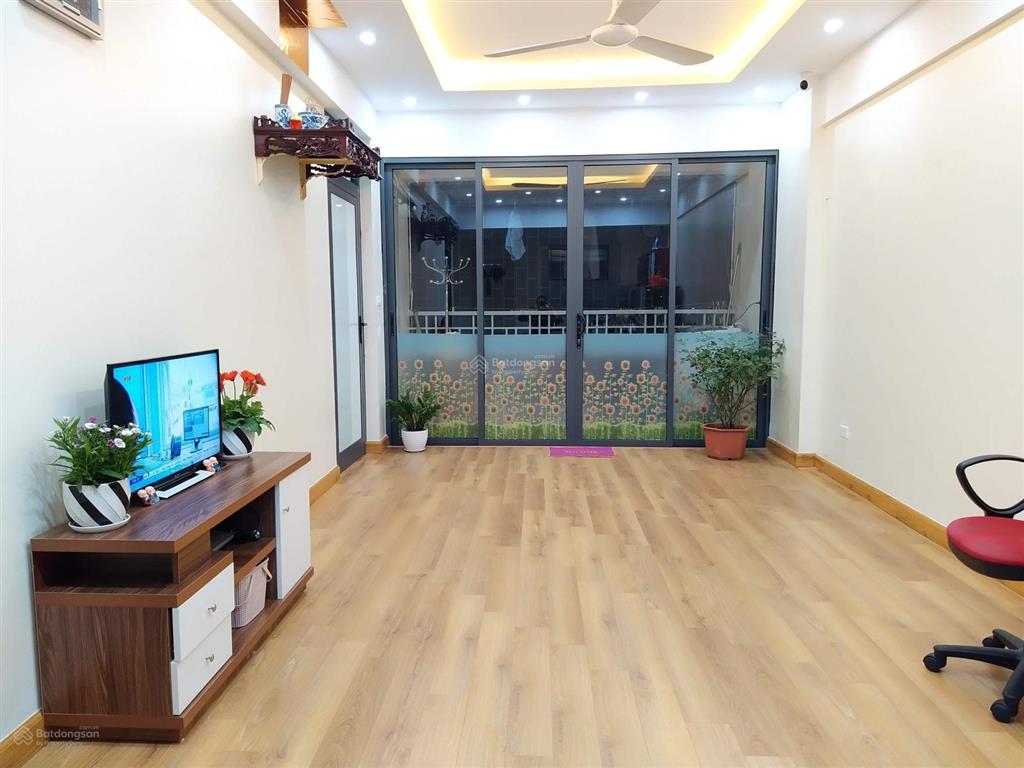 Chính chủ bán chcc nhà a2  kđt đền lừ ii. dt 68m2  2pn  2vs, ban công hướng mát. sẵn sổ hồng