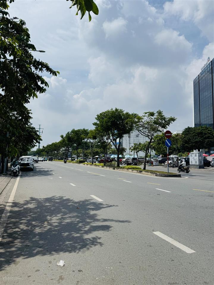 Tin thật 100% ! bán nhà mặt tiền trần não  5,5 x 24m  cn 145m2 xây hầm 7 tầng  giá tốt 40,8 tỷ
