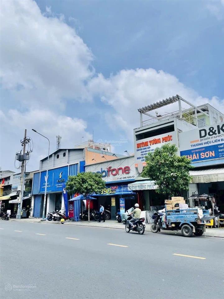 Nhà mặt tiền lạc long quân, cn 165m2 ,nở hậu 11m x 27m, ngôp bank bán gấp 28 tỷ thương lượng tốt
