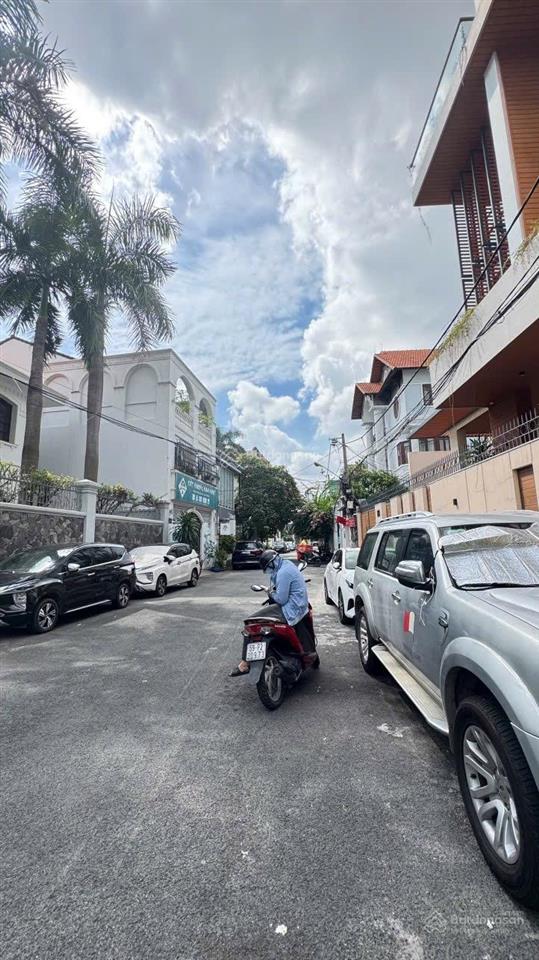 Cho thuê nhà biệt thự sân vườn khu vip tân bình