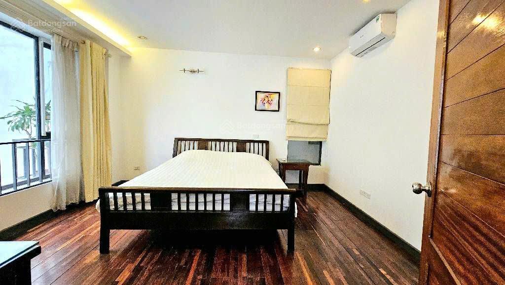 Bán hotel xuân thủy  169m2  12 tầng  194 tỷ  khách sạn quốc tế lô góc, mặt tiền rộng hiếm có