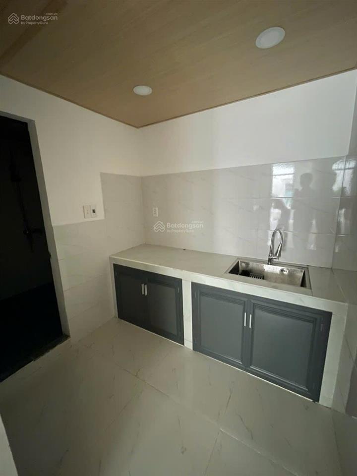 Dãy trọ 78m2 dòng tiền 7tr/th chỉ 2.x tỷ sau lưng chợ hoà khánh. đầy đủ máy nóng lạnh