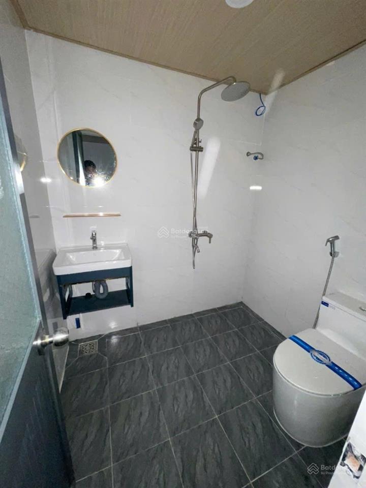 Dãy trọ 78m2 dòng tiền 7tr/th chỉ 2.x tỷ sau lưng chợ hoà khánh. đầy đủ máy nóng lạnh