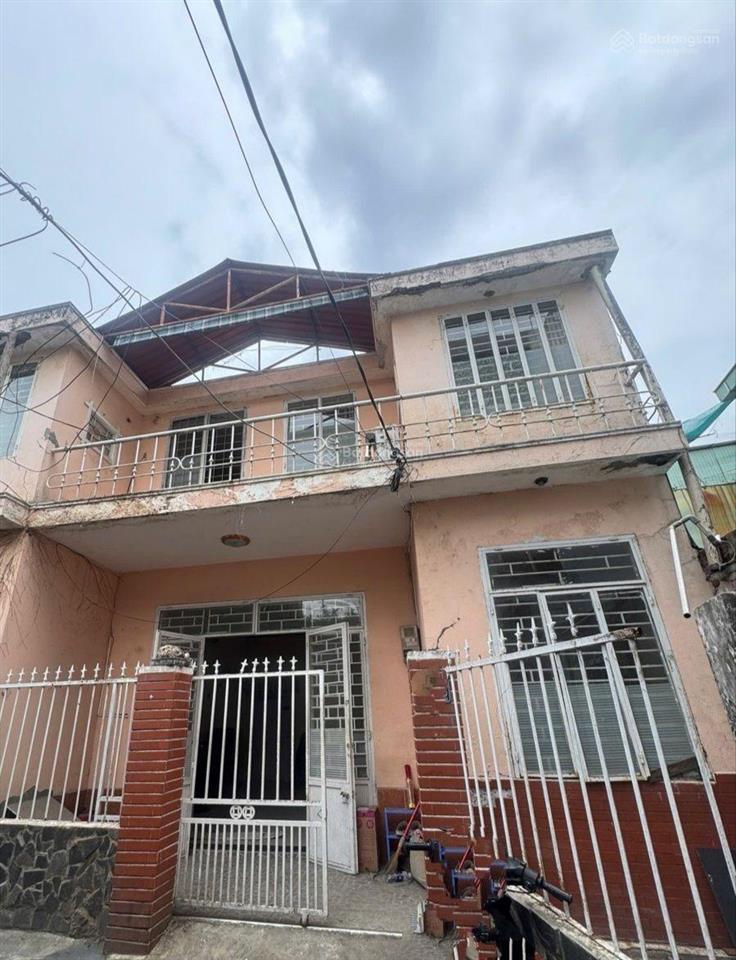 Nhà 2 tầng đỗ quang, 61m2, ngang 8m, sát đường ô tô, giá 3,x tỷ