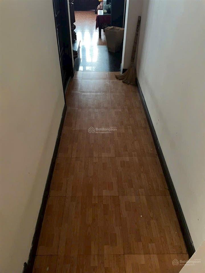 Nhà 2 tầng kiên cố ông ích khiêm 65m2. 3 phòng ngủ. sân để xe. p khách. bếp. ph thờ.