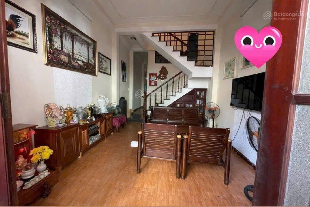 Nhà 2 tầng kiên cố ông ích khiêm 65m2. 3 phòng ngủ. sân để xe. p khách. bếp. ph thờ.