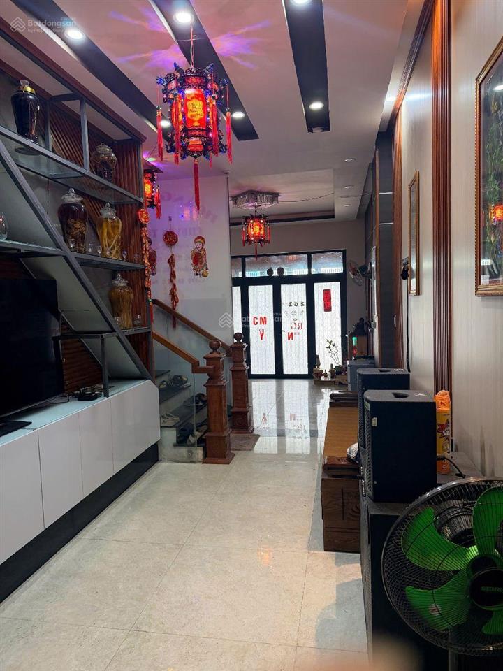 Nhà 4 tầng kiệt ô tô tránh. dt 60m2 full nội thất. 5 phòng ngủ. sân thượng chill chill