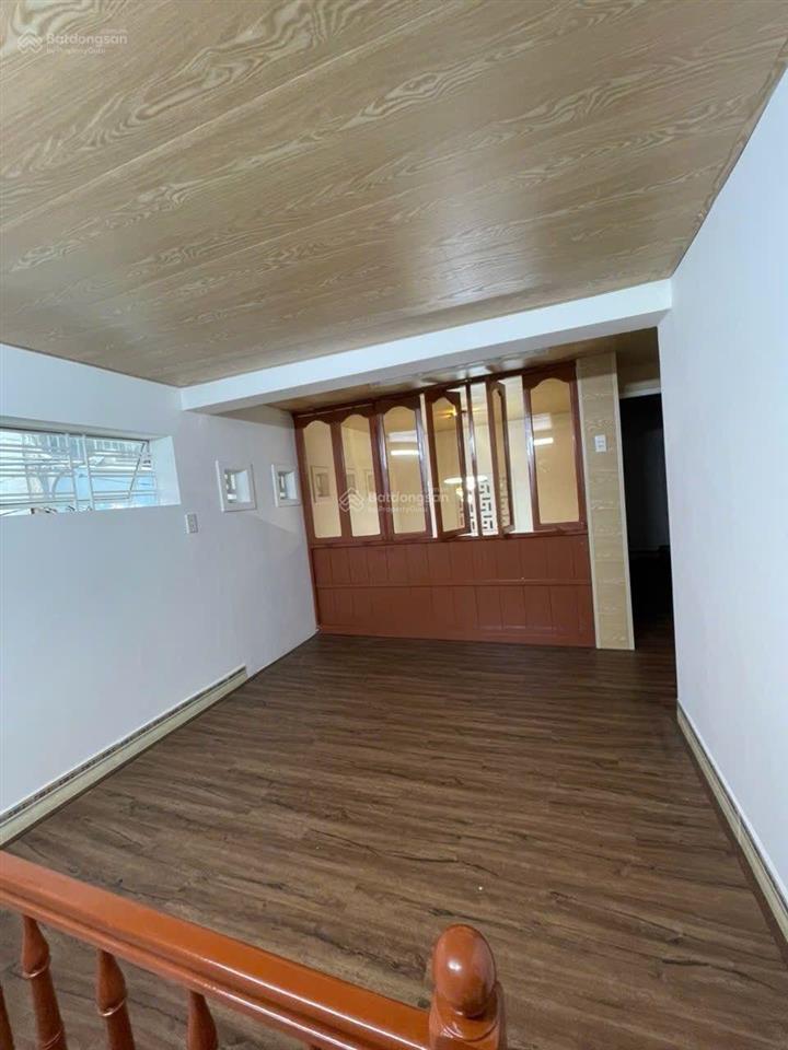 Nhà 2 tầng trưng nữ vương 60m2 ngang 8m có dòng tiền 8tr/tháng. 3 phòng ngủ. đường vào 3m