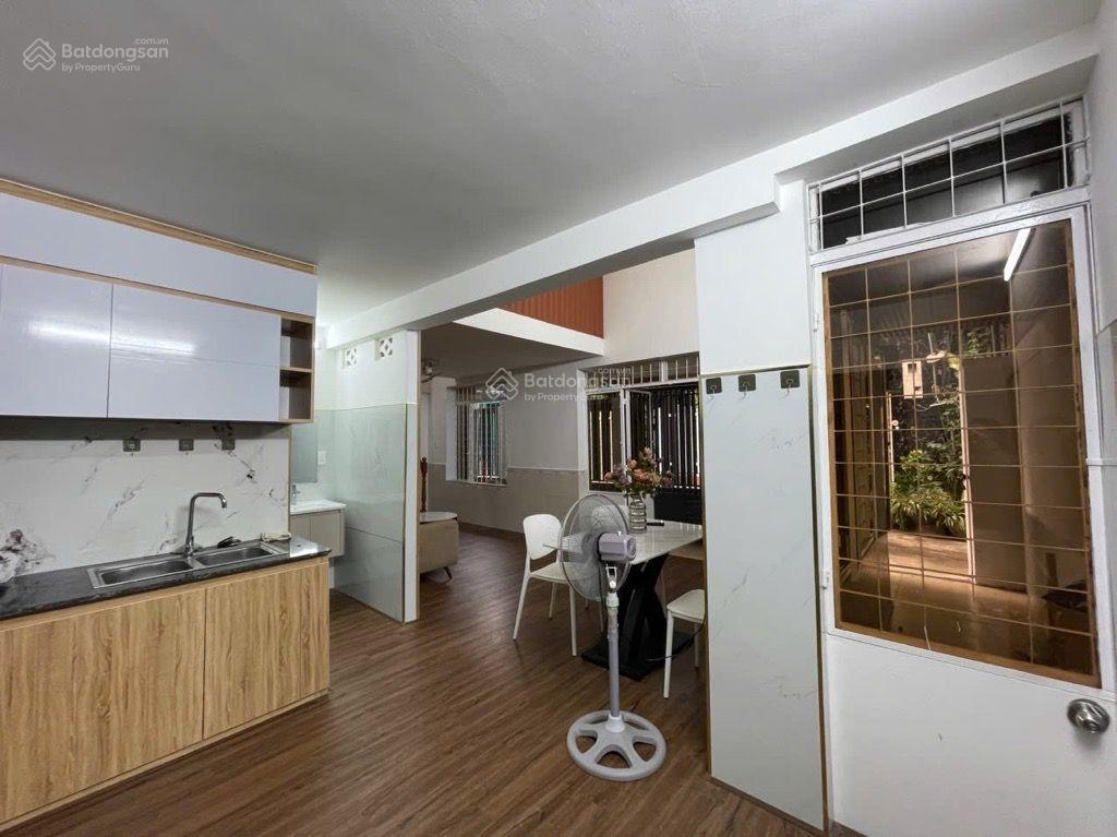 Nhà 2 tầng trưng nữ vương 60m2 ngang 8m có dòng tiền 8tr/tháng. 3 phòng ngủ. đường vào 3m