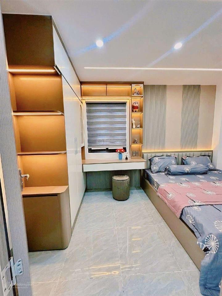 Nhà 2 tầng, nở hậu, hiện đang cho thuê 11tr/tháng  có sân 50m để xe rộng rãi tổ chức tiệc....
