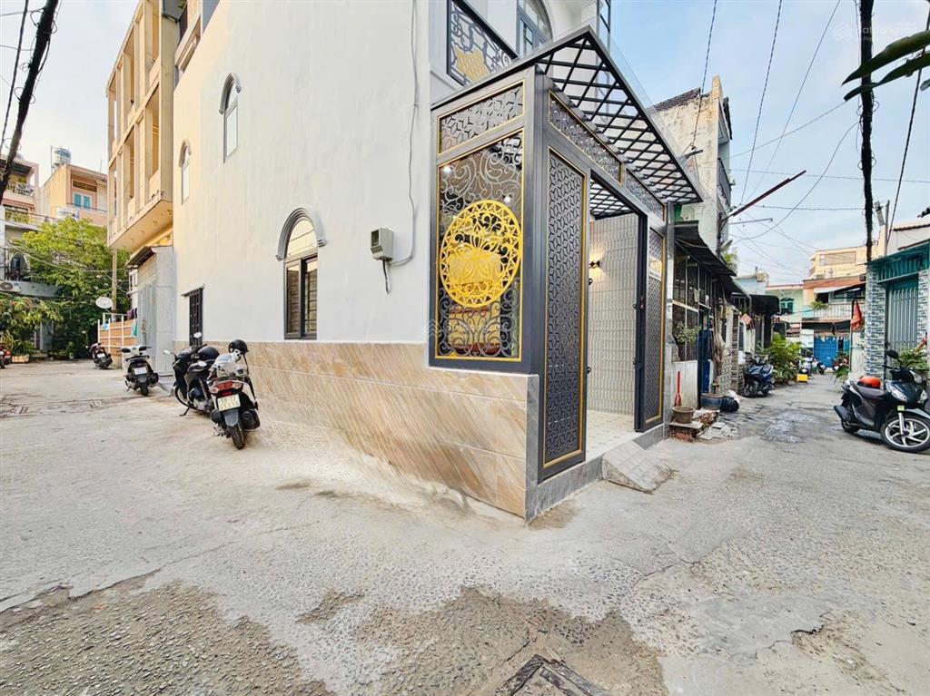 Nhà mới xây 2 tầng, 60m2 tặng full nội thất, gần chợ xóm mới, đường thống nhất, 5tỷ nhẹ