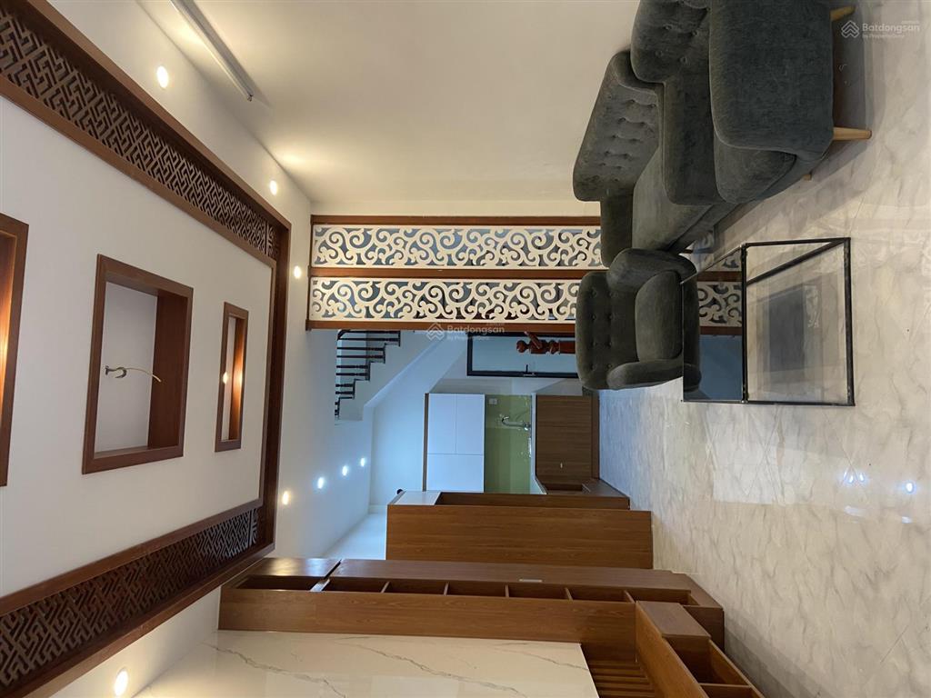 Bán nhà tân mai, 35m2, 6.6 tỷ, 5 tầng, ô tô đỗ gần, sổ đỏ chính chủ, đẹp, nhà thoáng sáng