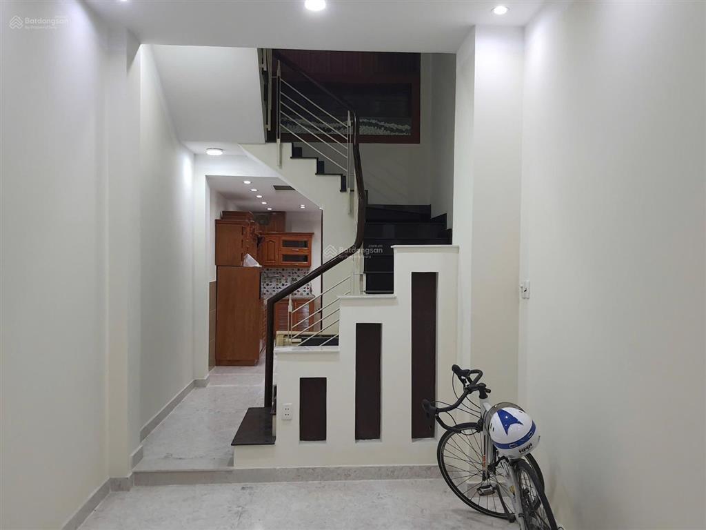 Bán nhà riêng, sồ chính chủ, hẻm thông xe hơi, gần sân bay và nhà ga, thuận tiện vào trung tâm tp