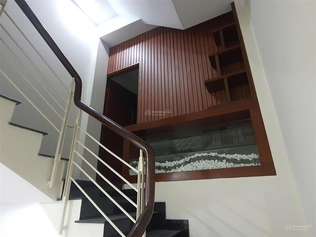 Bán nhà riêng, sồ chính chủ, hẻm thông xe hơi, gần sân bay và nhà ga, thuận tiện vào trung tâm tp