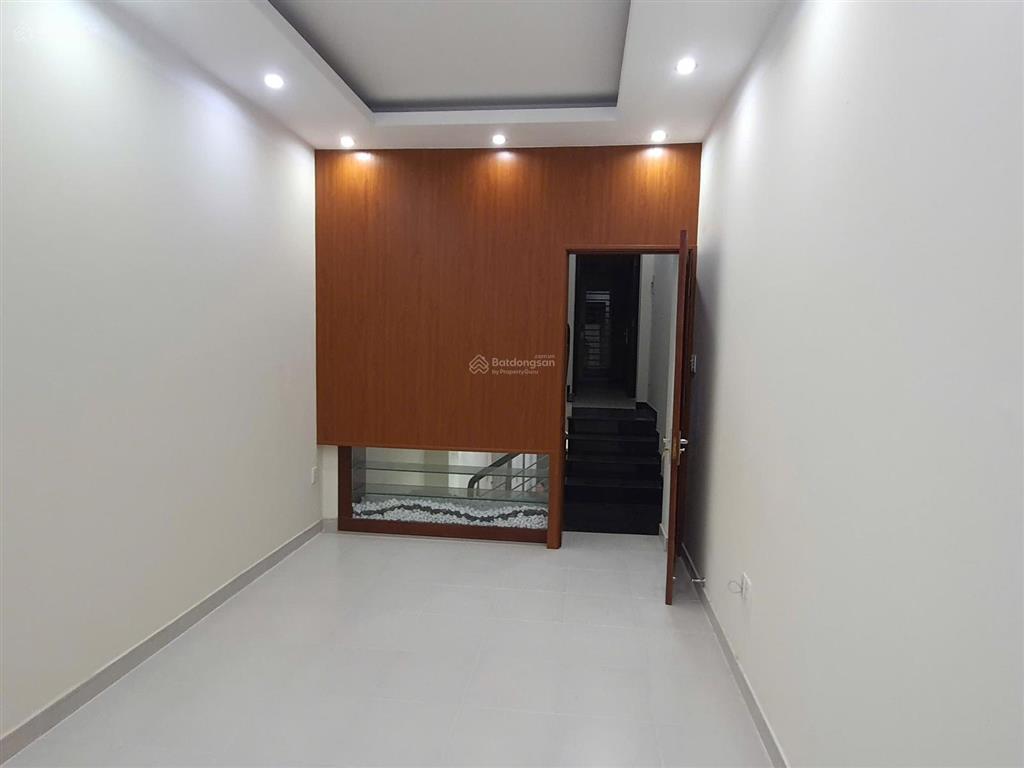 Bán nhà riêng, sồ chính chủ, hẻm thông xe hơi, gần sân bay và nhà ga, thuận tiện vào trung tâm tp