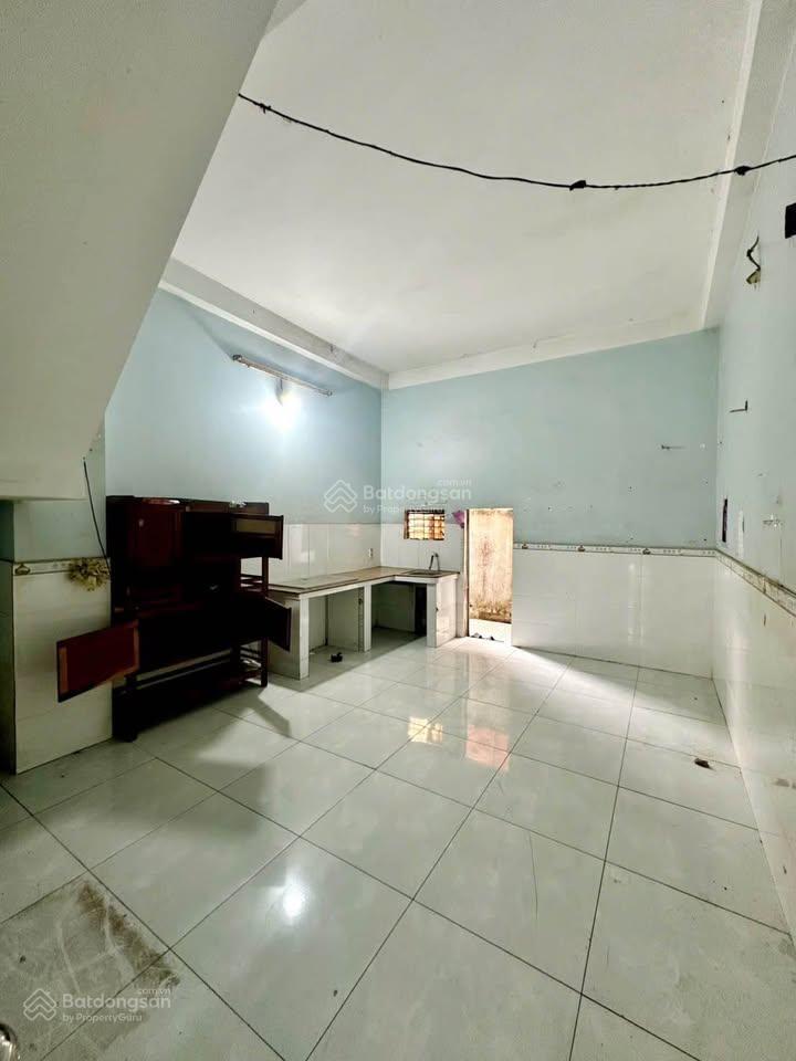 Ngân hàng phát mãi căn nhà đường bùi vân ba, tân thuận đông, q7 dt 3,5x12m (shr)
