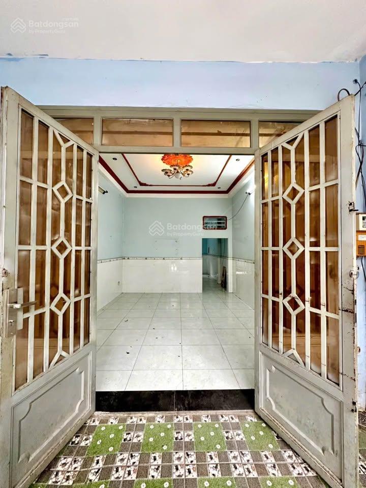 Ngân hàng phát mãi căn nhà đường bùi vân ba, tân thuận đông, q7 dt 3,5x12m (shr)