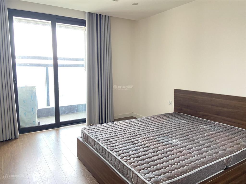 Cần cho thuê gấp căn hộ full đồ, nội thất cao cấp, 82m2, 2pn, 2wc tại kosmo tây hồ, 15 triệu vnd