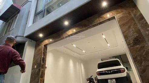 Cho thuê nhà riêng 2 tầng 1 tum. 100m2 3pn 2wc, oto vào nhà, tại đường cầu noi, cổ nhuế