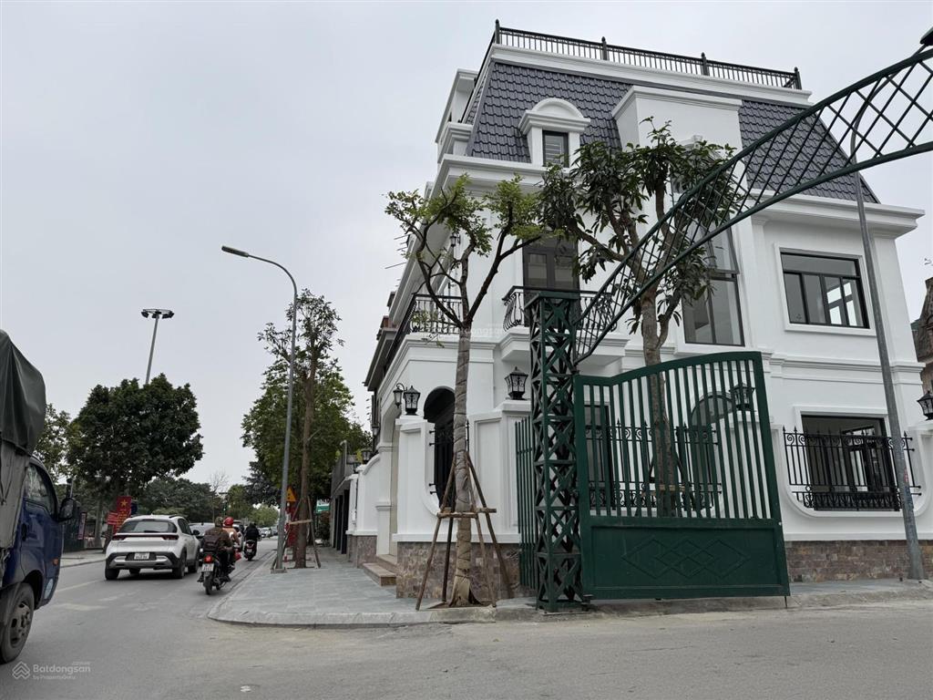 Cần bán biệt thự lô góc duy nhất  vị trí đắc địa mặt phố từ liêm
