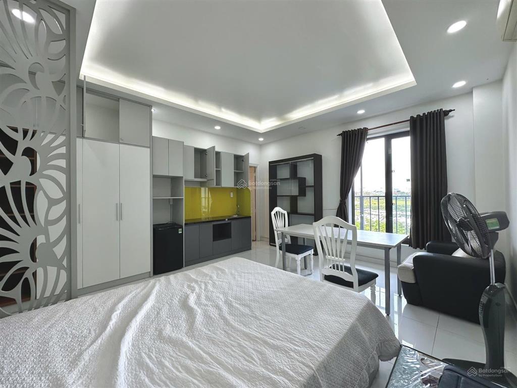 Sắp trống studio ban công  máy giặt riêng  ngay đảo kim cương