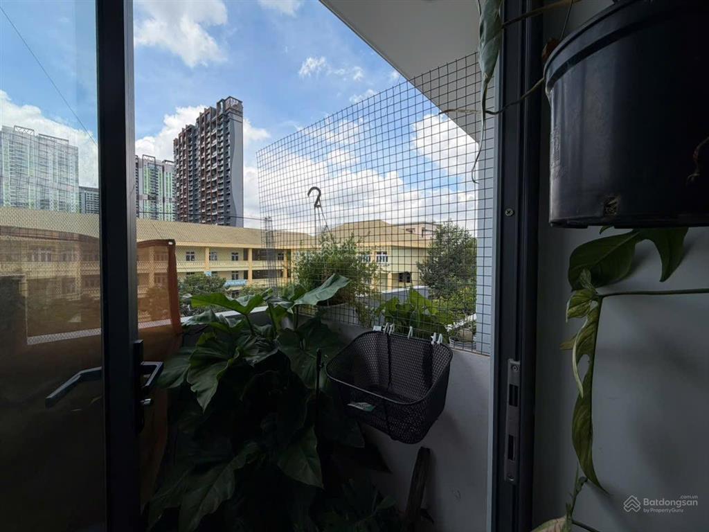 Trống sẵn studio ban công riêng  cho nuôi pet  ngay đảo kim cương