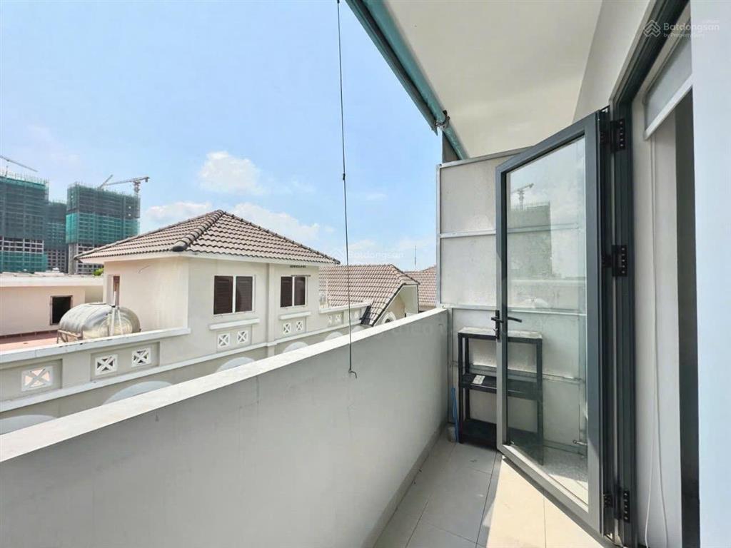 Trống sẵn studio ban công riêng  máy giặt riêng  cho nuôi pet  ngay đảo kim cương
