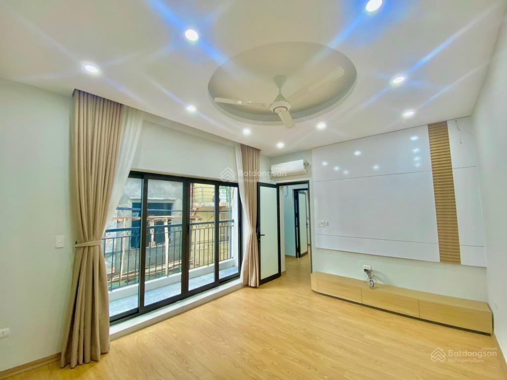 Bán nhà mai động, 55m2, 9.9 tỷ, 4 tầng, ô tô vào nhà, sổ đỏ chính chủ, đẹp, 2 mặt thoáng sáng