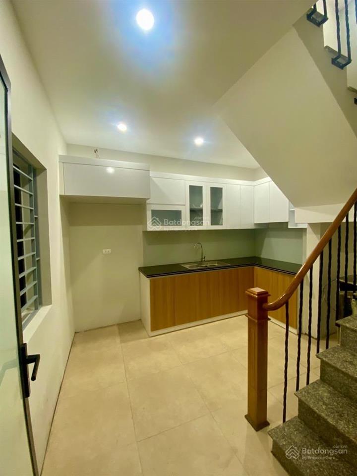 Bán nhà mai động, 55m2, 9.9 tỷ, 4 tầng, ô tô vào nhà, sổ đỏ chính chủ, đẹp, 2 mặt thoáng sáng