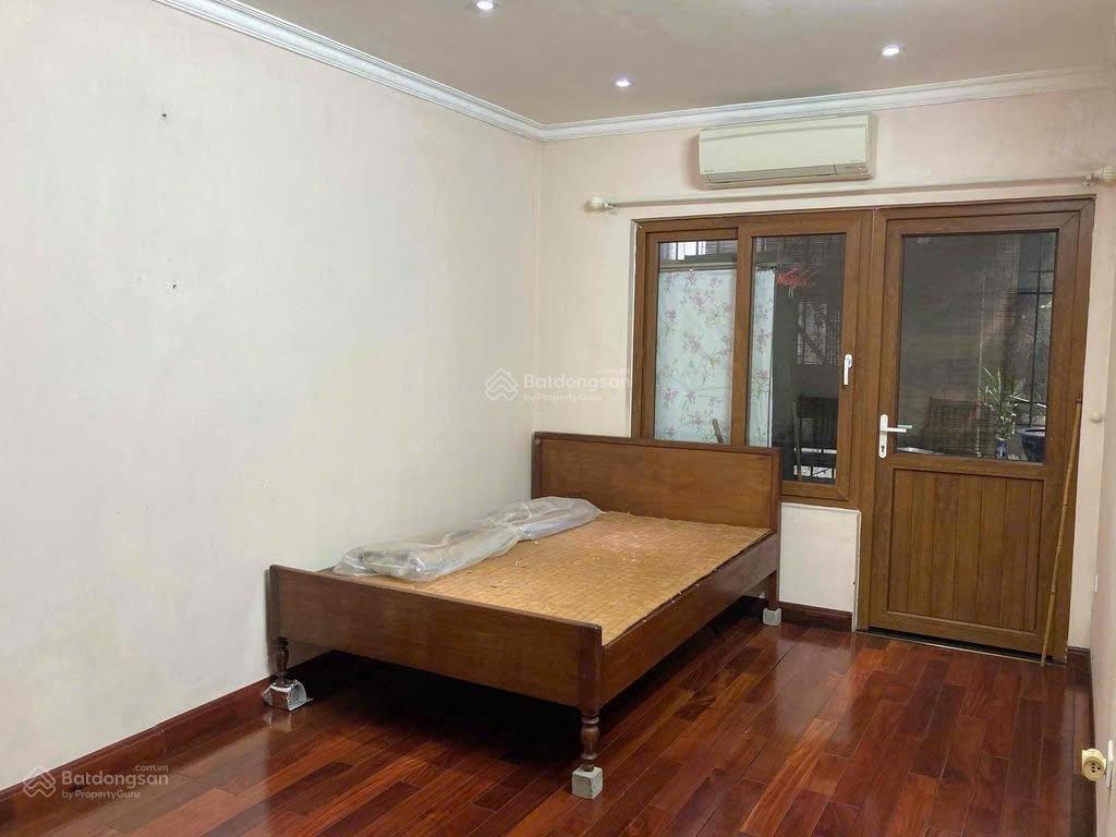 Cho thuê căn hộ 2pn, 1wc tại 97 vọng hà, 10 triệu, 100m2