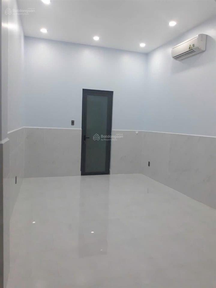 Cho thuê mặt bằng (tầng trệt)  quận 10