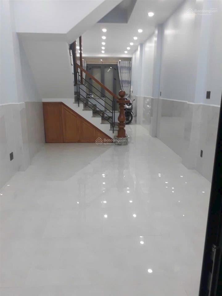 Cho thuê mặt bằng (tầng trệt)  quận 10