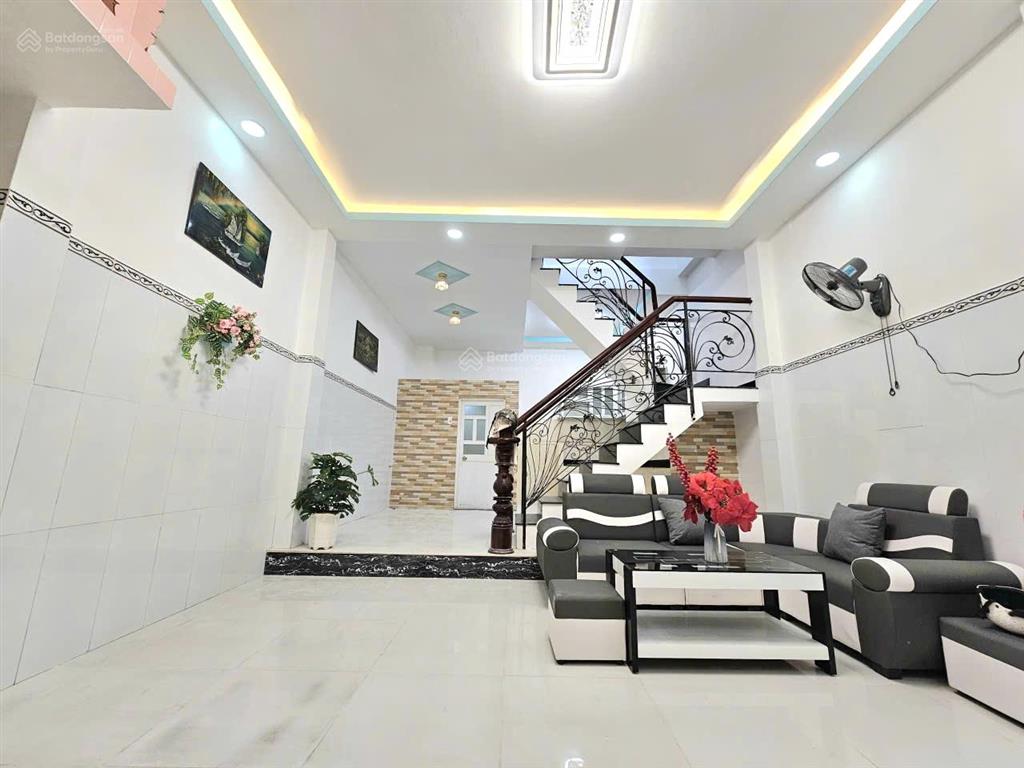 Nhà mới hẻm 1269 phạm thế hiển p5q8