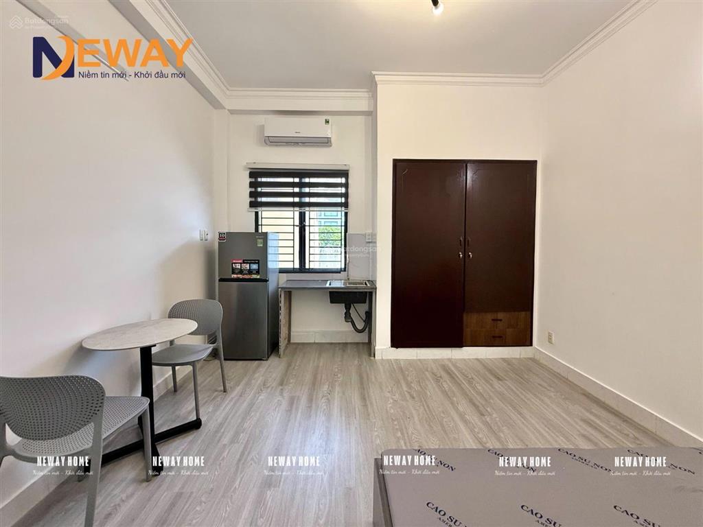Studio cửa sổ trời full nội thất như hình bóc seal  ngay big c trường chinh