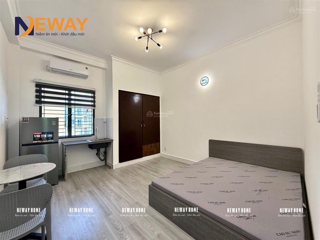 Studio cửa sổ trời full nội thất như hình bóc seal  ngay big c trường chinh