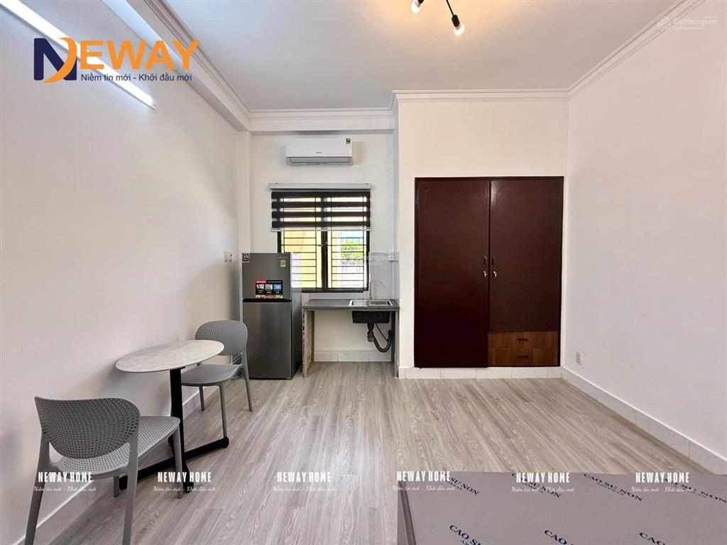 Studio cửa sổ trời full nội thất như hình bóc seal  ngay big c trường chinh