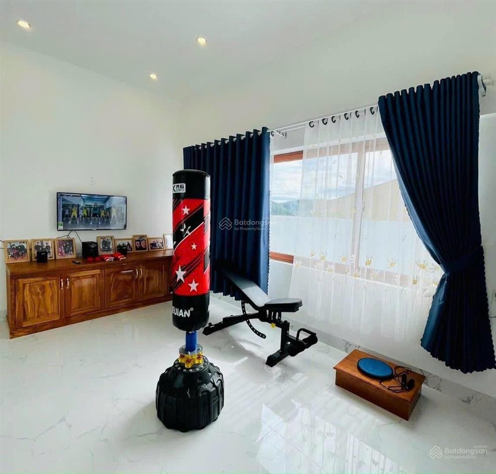 Nhà đẹp chính chủ gần sân bay liên khương