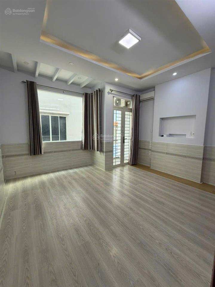 Cho thuê nhà đẹp 1 trệt + 3 lầu phường chánh hưng, hcm, dt 31,5m2, giá 9tr/tháng (hợp đồng lâu dài)