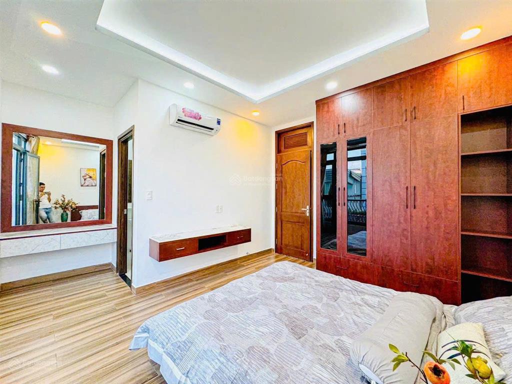 Bán nhà hẻm xe hơi 3/38 rộng 8m đường thành thái phường 14 quận 10, dt 3.5x16m, giá 10.6 tỷ