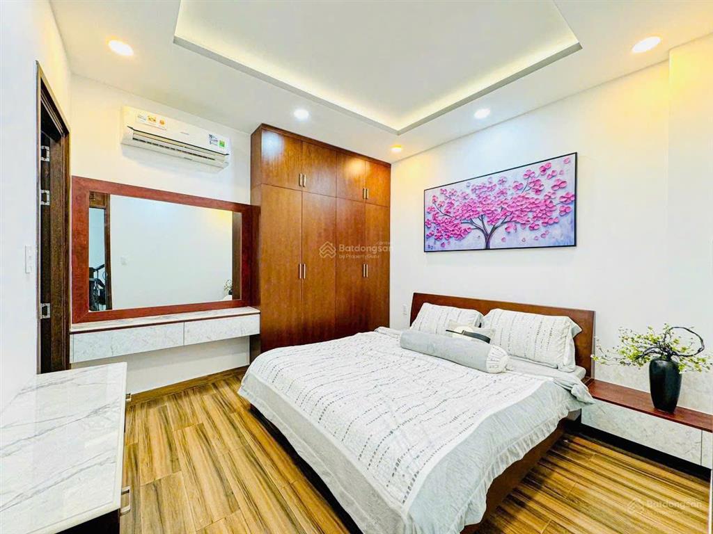Bán nhà hẻm xe hơi 3/38 rộng 8m đường thành thái phường 14 quận 10, dt 3.5x16m, giá 10.6 tỷ
