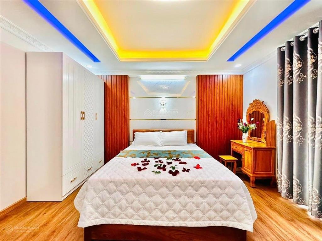 Bán nhà hẻm xe hơi 528 rộng 10m điện biên phủ phường 11 quận 10, dt 4.5x13m, 3 lầu, giá 12.5 tỷ