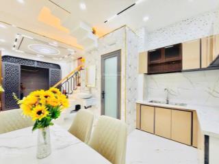 Bán nhà mặt tiền kinh doanh trần phú quận 5 ngay công viên số 1 lý thái tổ, dt 4x11m, giá 8.6 tỷ