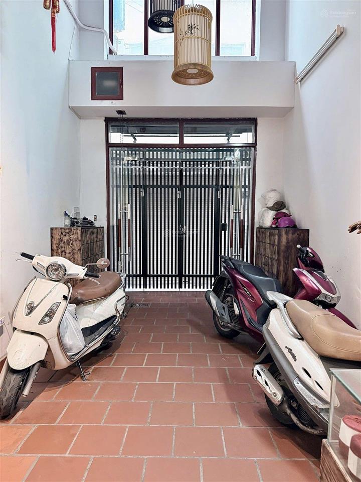 Bán nhà nguyễn thị minh khai 49m²  5 tầng  4pn  quận 3  giá 16 tỷ